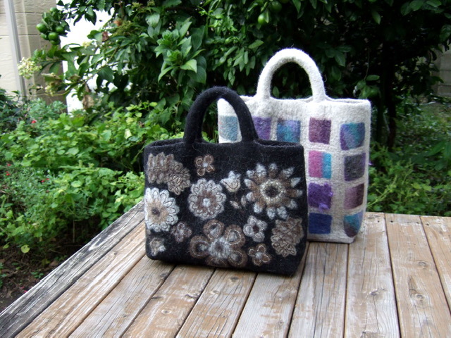 フェルトのバッグ（小門富美子）＆北欧伝統のテキスタイル